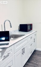 7823 Shreve Rd in Falls Church, VA - Foto de edificio - Building Photo