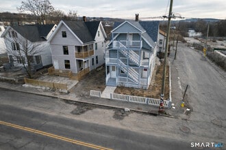 69 W Liberty St in Waterbury, CT - Building Photo - Building Photo