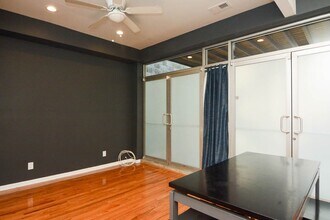 1450 W Blackhawk St, Unit M02H in Chicago, IL - Foto de edificio - Building Photo