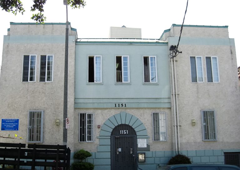 Casa Development Apartments in Los Angeles, CA - Building Photo