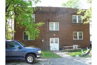 5914 E Washington St in Indianapolis, IN - Foto de edificio - Building Photo