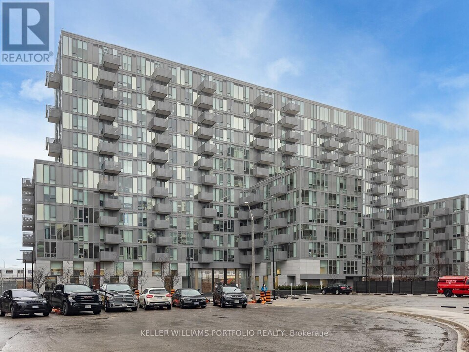 38 Monte Kwinter Ct in Toronto, ON - Building Photo