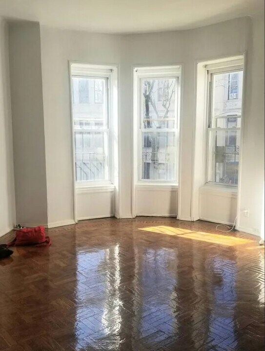 10 Parkside Ct, Unit 2 in Brooklyn, NY - Building Photo