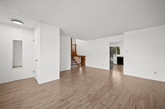 1332 W Glenlord Rd in St. Joseph, MI - Building Photo - Building Photo