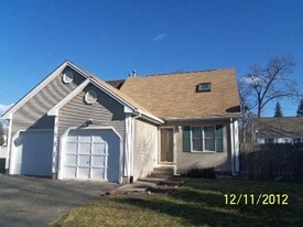 44 Luden St in Springfield, MA - Building Photo