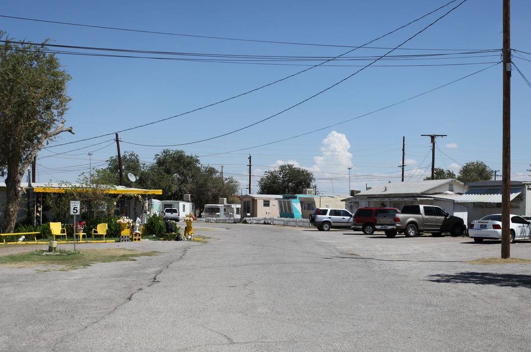 Mobile Home Park in El Paso, TX - Building Photo