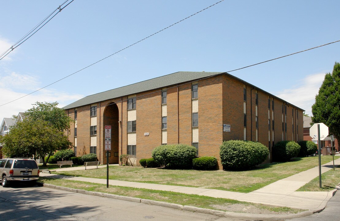 100 Chittenden Ave in Columbus, OH - Foto de edificio