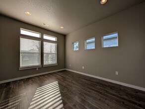 1062 Hatton Ave in Eugene, OR - Building Photo - Building Photo