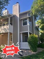 4311 S Andes Way in Aurora, CO - Building Photo