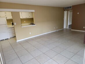 4440 NW 79th Ave in Doral, FL - Building Photo - Building Photo