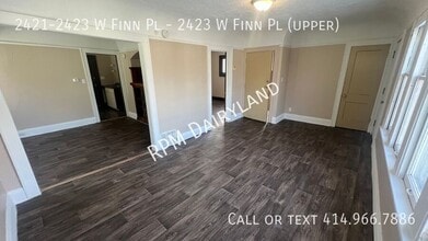 2421-2423-2423 W Finn Pl in Milwaukee, WI - Building Photo - Building Photo