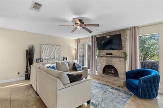 6492 Hart Ln in Austin, TX - Building Photo - Building Photo