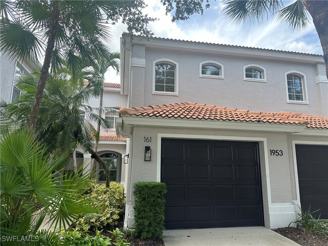 1953 Crestview Way in Naples, FL - Foto de edificio - Building Photo