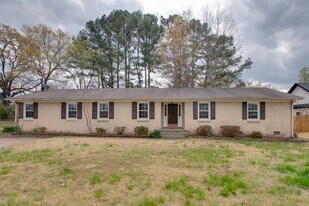 2107 Edinburgh Dr SW in Huntsville, AL - Building Photo