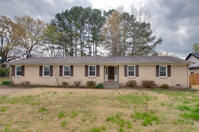 2107 Edinburgh Dr SW