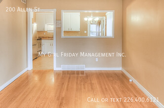 200 Allen St E in Waterloo, ON - Building Photo - Building Photo