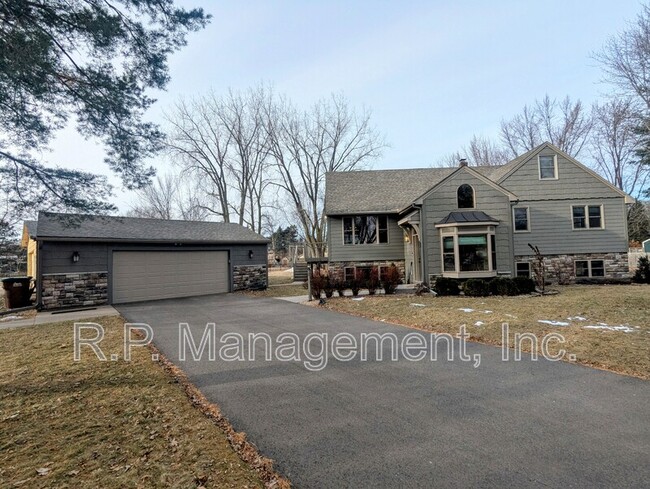 1707 Eugene St in White Bear Lake, MN - Building Photo - Building Photo