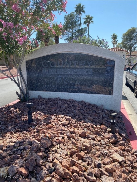 property at 698 S Racetrack Rd
