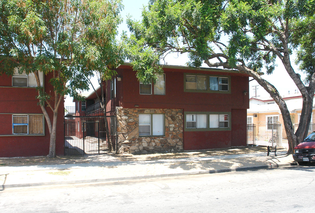 1863 Pine Ave in Long Beach, CA - Building Photo