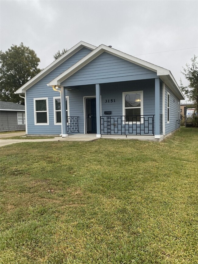 property at 3151 Roe Dr