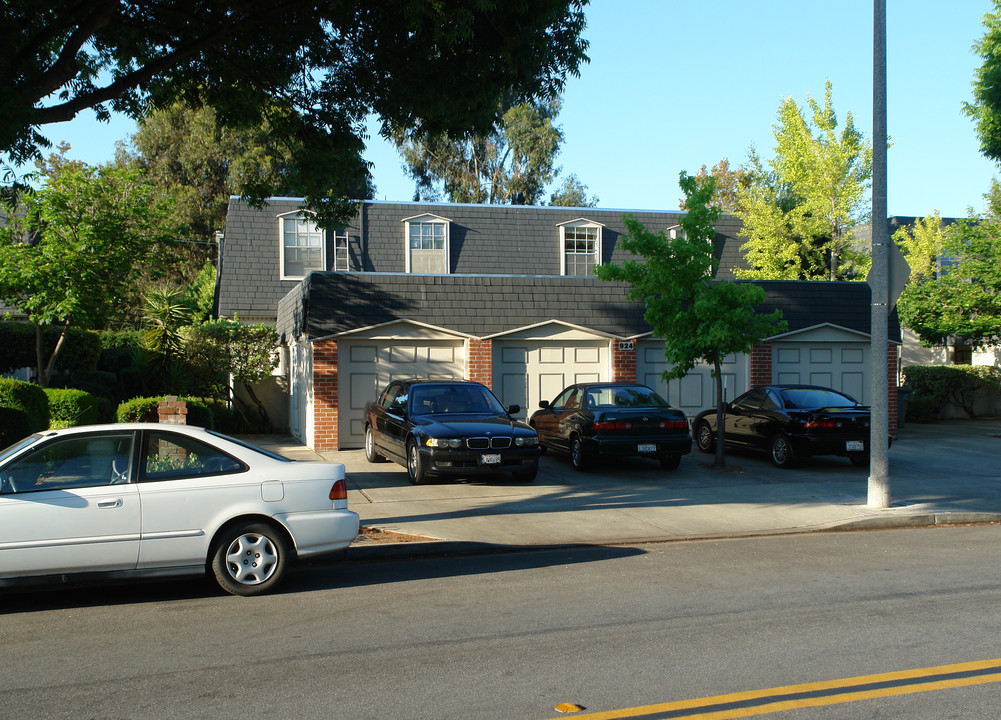 924 Maria Ln in Sunnyvale, CA - Building Photo