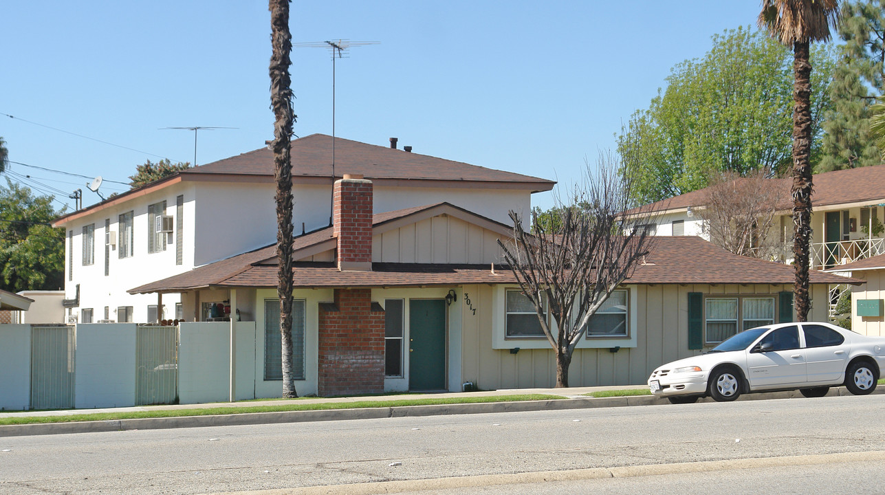 3017 N Garey Ave in Pomona, CA - Building Photo