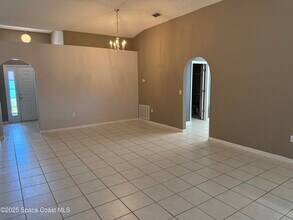 288 Mcclain Dr in Melbourne, FL - Foto de edificio - Building Photo