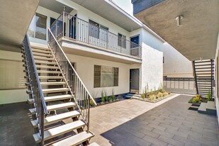 519 Hill St in Santa Monica!  Steps to Mai... Apartments