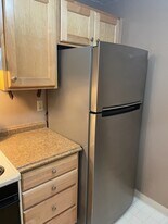 1717 NE 27th Ave, Unit 1717