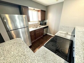 3805 Cortez Cir in Tampa, FL - Building Photo - Building Photo