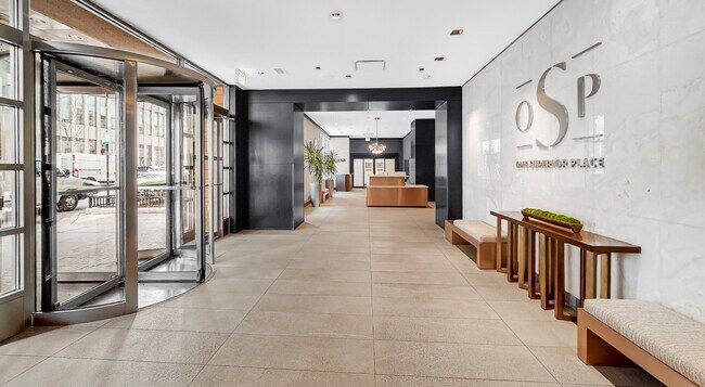 1 W Superior St in Chicago, IL - Foto de edificio - Building Photo