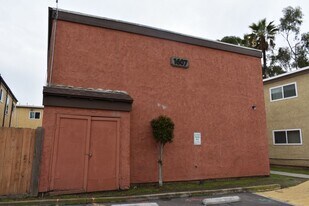 1607 Pentecost Way in San Diego, CA - Building Photo