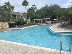 10025 Courtney Palms Blvd in Tampa, FL - Building Photo - Building Photo