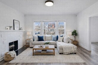 3047 W Berteau Ave in Chicago, IL - Building Photo - Building Photo