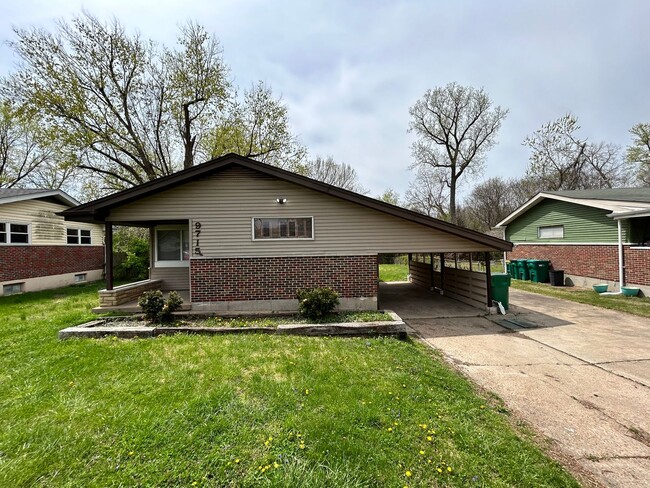 property at 9715 Edgefield Dr