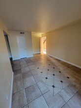 4450 Sandy River Dr in Las Vegas, NV - Building Photo - Building Photo