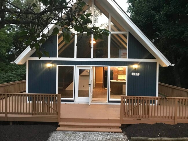 property at 122 Waterlick Ct