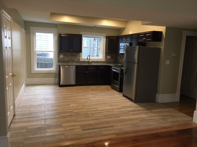 5 Dalrymple St, Unit 1 in Boston, MA - Building Photo - Building Photo