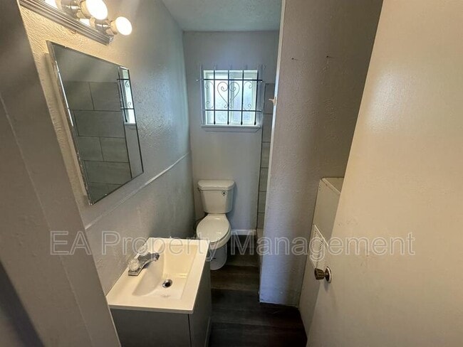 117 40th St NW in Albuquerque, NM - Building Photo - Building Photo