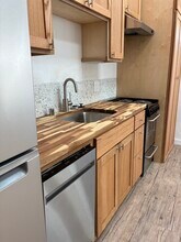 1327 Hygeia Ave in Encinitas, CA - Building Photo - Building Photo