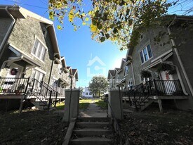 300 S 12th St, Unit 2 in New Castle, IN - Building Photo