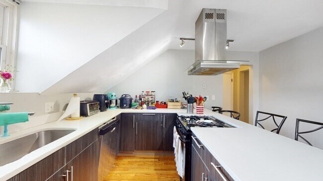 5 Munroe St in Somerville, MA - Building Photo - Building Photo