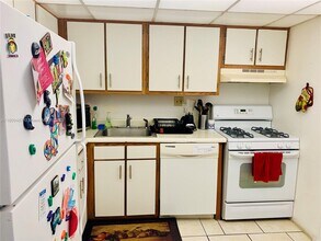 13100 SW 92nd Ave in Miami, FL - Building Photo - Building Photo