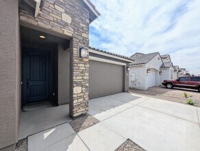 10163 W Amelia Ave in Avondale, AZ - Building Photo - Building Photo