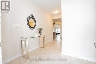 298 Newman Dr in Cambridge, ON - Building Photo - Building Photo