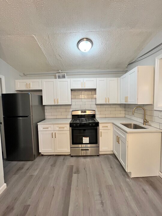 74 Clerk St in Jersey City, NJ - Building Photo