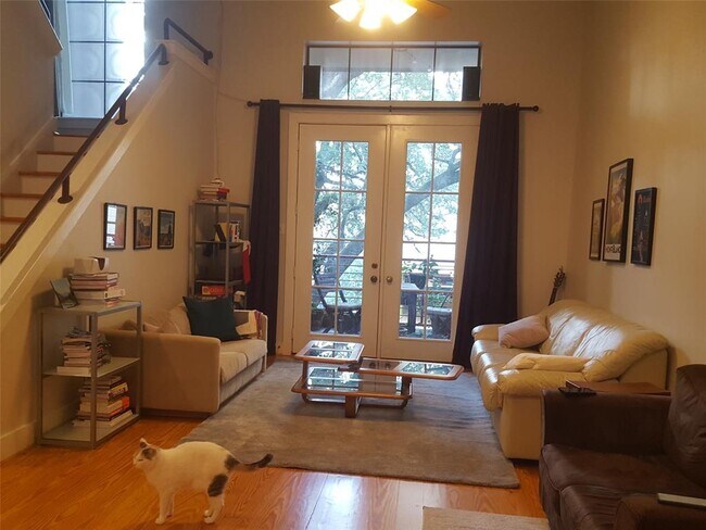 3012 Brazos St in Houston, TX - Building Photo - Building Photo