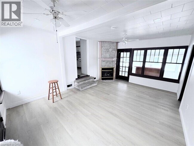 1132 Spears Rd in Fort Erie, ON - Building Photo - Building Photo