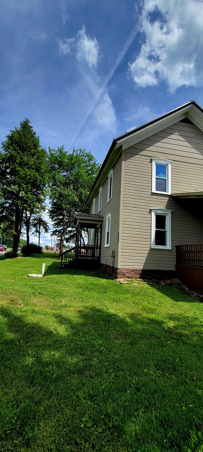 6638 US 322 Rentals in Franklin, PA