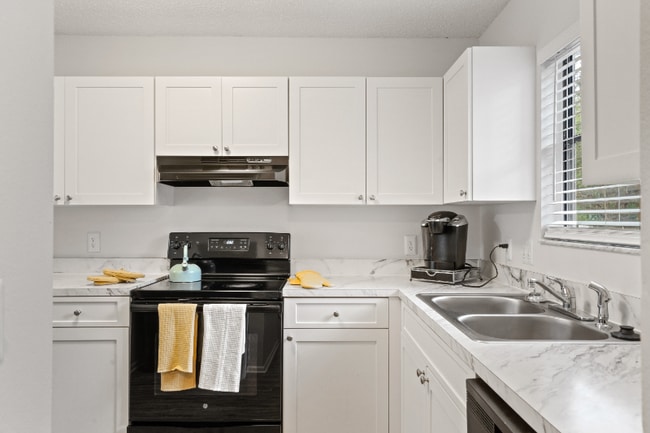 property at 2550 W Bird St